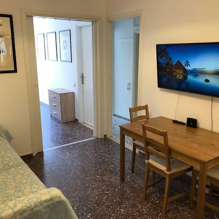 Metaxourgio Spacious Two Bedroom Apartment Athena Bagian luar foto