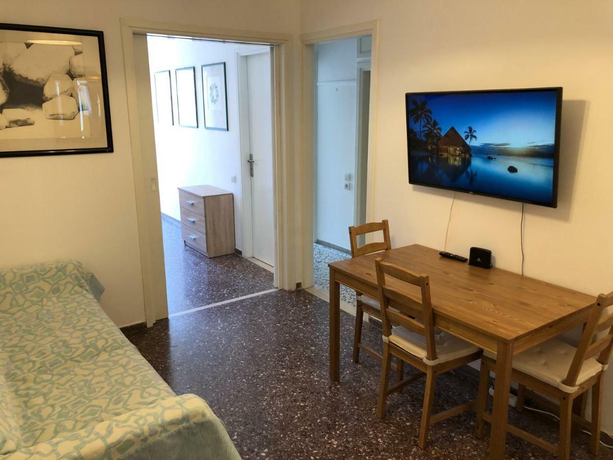Metaxourgio Spacious Two Bedroom Apartment Athena Bagian luar foto
